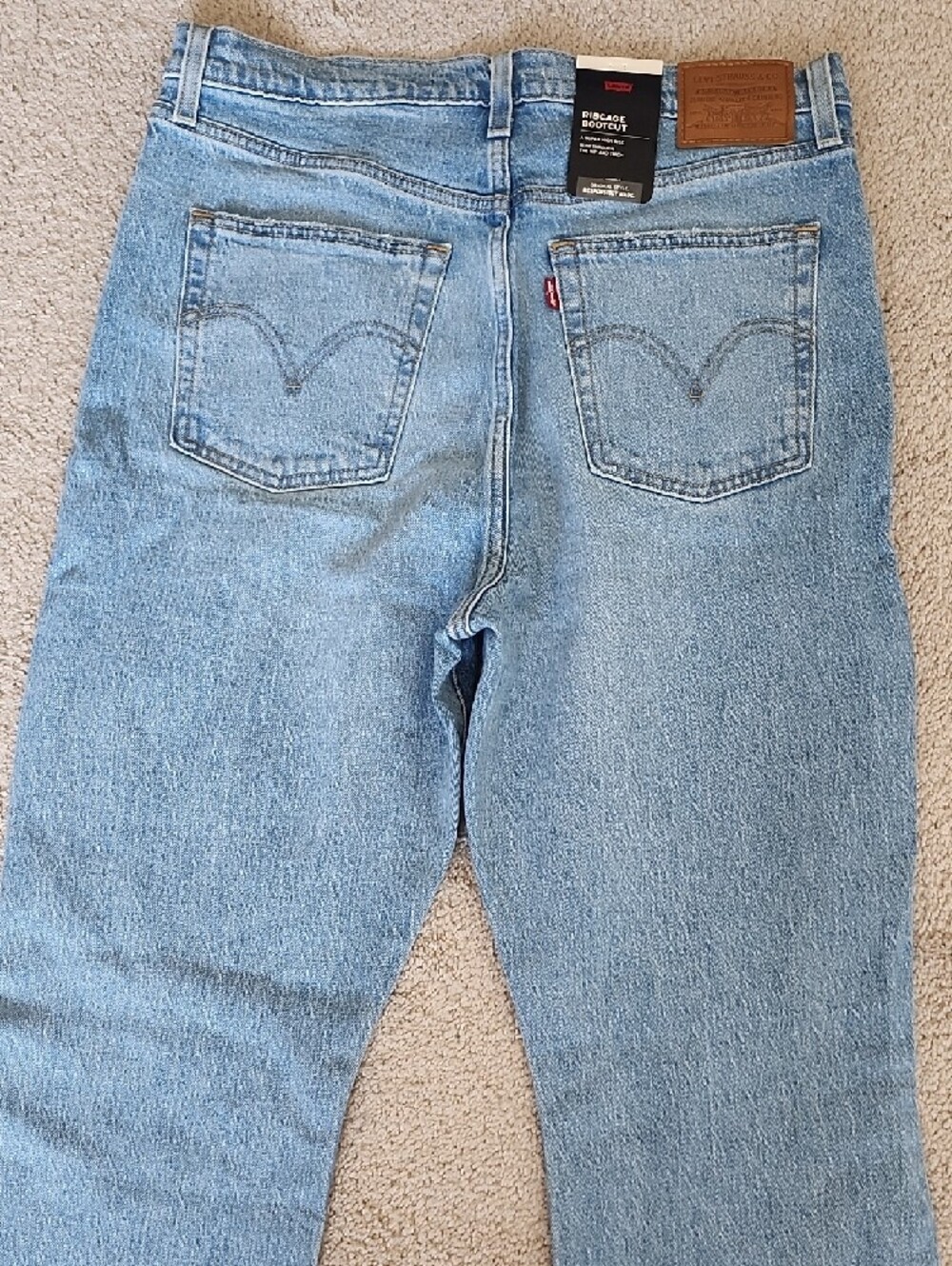 Levi's Light Wash Wide-Leg Women's Jeans - Picture 3 of 7